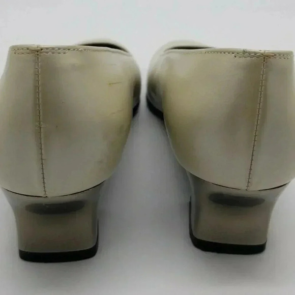 Salvatore Ferragamo Leather Office Pumps Gray Pearly - Picture 6 of 8